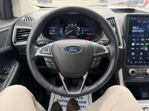 Certified 2024 Ford Edge SEL w/ Convenience Package AWD/4WD image 9