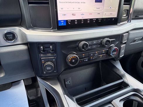 Used 2023 Ford F250 XLT w/ XLT Premium Package AWD/4WD image 32