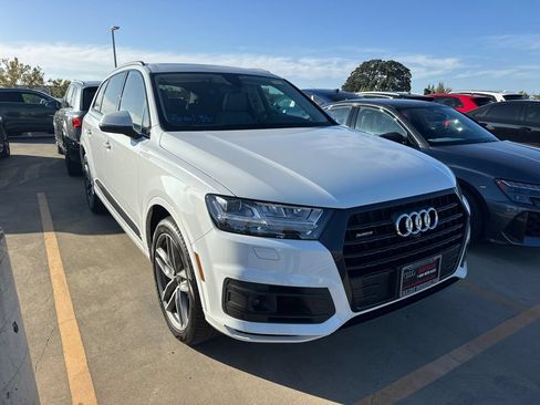 Used 2017 Audi Q7 3.0T Prestige w/ Prestige Package AWD/4WD image 2