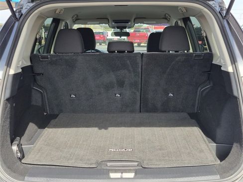 Used 2022 Nissan Rogue SV image 8