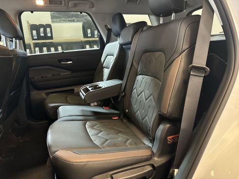 New 2026 Nissan Pathfinder Platinum AWD/4WD image 21