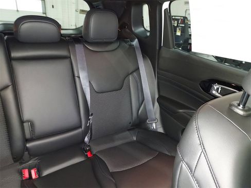 New 2026 Jeep Compass Latitude image 14