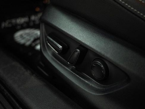 Used 2025 Toyota Camry SE w/ Convenience Package image 15