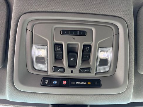 Used 2020 GMC Sierra 1500 SLT w/ SLT Premium Plus Package AWD/4WD image 19