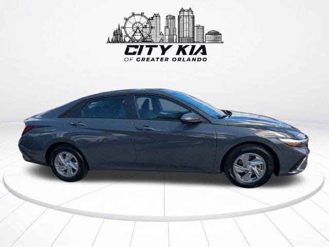 Used 2026 Hyundai Elantra SE FWD image 7