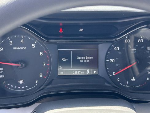 Used 2025 Chevrolet Trax LS w/ LS Convenience Package FWD image 17