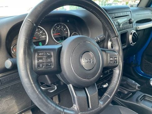 Used 2016 Jeep Wrangler Rubicon w/ Connectivity Group AWD/4WD image 4