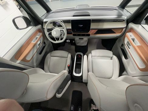 New 2025 Volkswagen ID. Buzz 1st Edition image 15