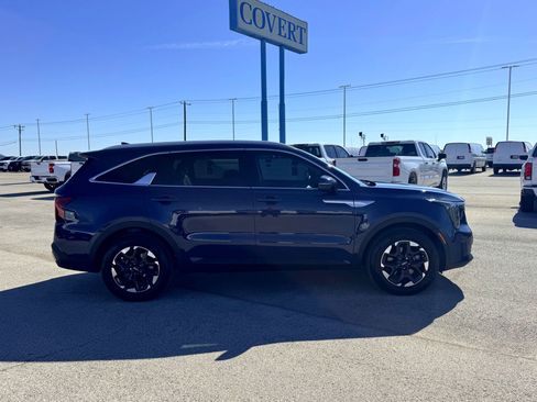 Used 2025 Kia Sorento S image 5