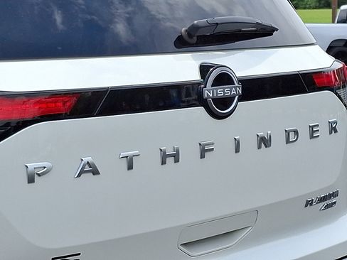 Used 2024 Nissan Pathfinder Platinum AWD/4WD image 29
