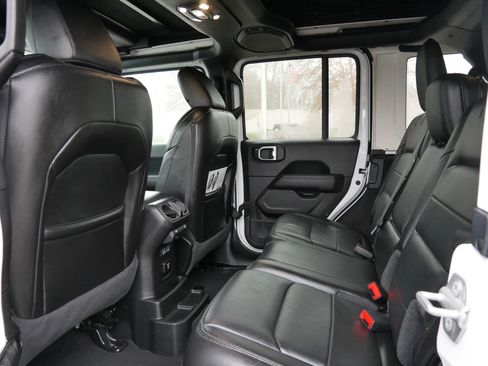 Used 2021 Jeep Wrangler Unlimited Sahara image 13