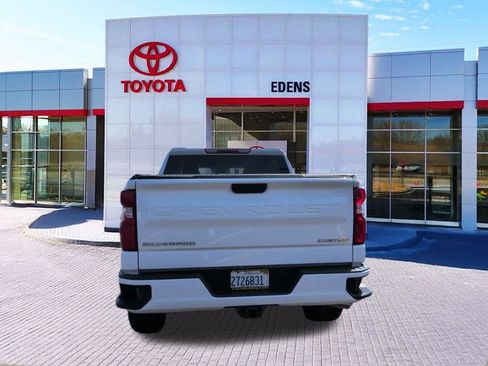 Used 2020 Chevrolet Silverado 1500 Custom w/ Custom Value Package image 4