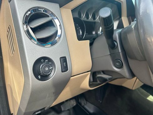 Used 2015 Ford F250 Lariat w/ Lariat Interior Package image 16