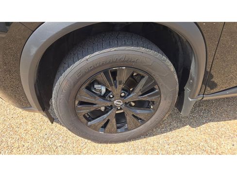 Used 2023 Nissan Rogue SV w/ SV Premium Package FWD image 9