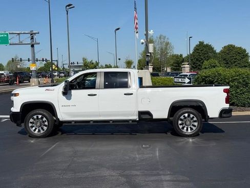 Used 2025 Chevrolet Silverado 2500 Custom w/ Custom Value Package AWD/4WD image 2