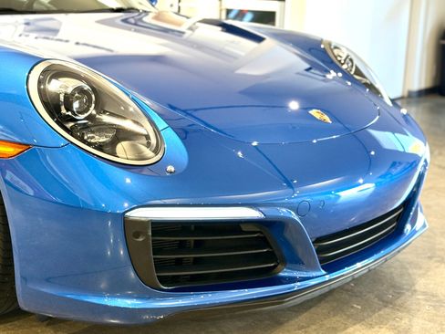 Used 2017 Porsche 911 Targa 4S image 11
