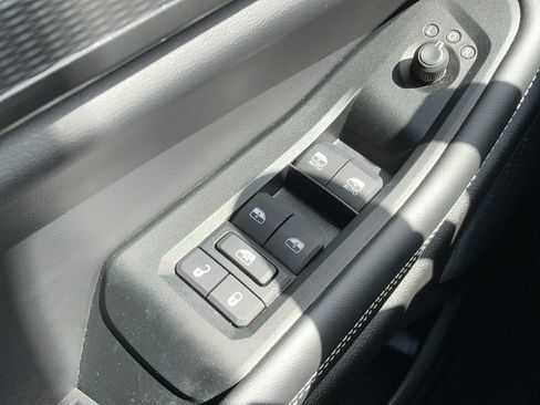 Used 2025 Jeep Grand Cherokee Laredo X RWD image 13