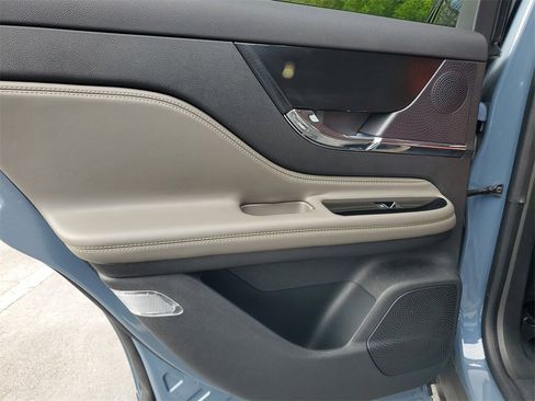 Used 2023 Lincoln Corsair FWD w/ Equipment Group 101A image 9