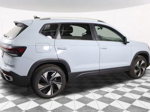 Used 2025 Volkswagen Taos SE image 23