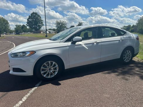Used 2016 Ford Fusion S image 2