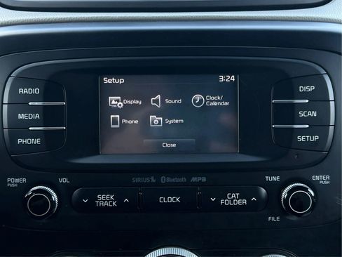 Used 2016 Kia Soul + FWD image 20
