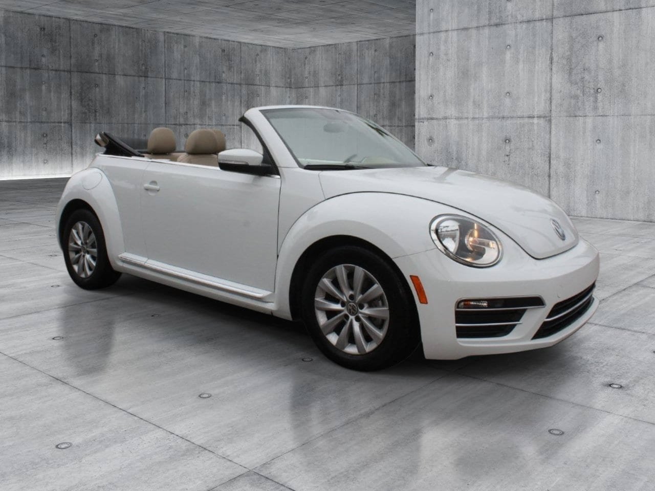 Used 2019 Volkswagen Beetle 2.0T S FWD image 17