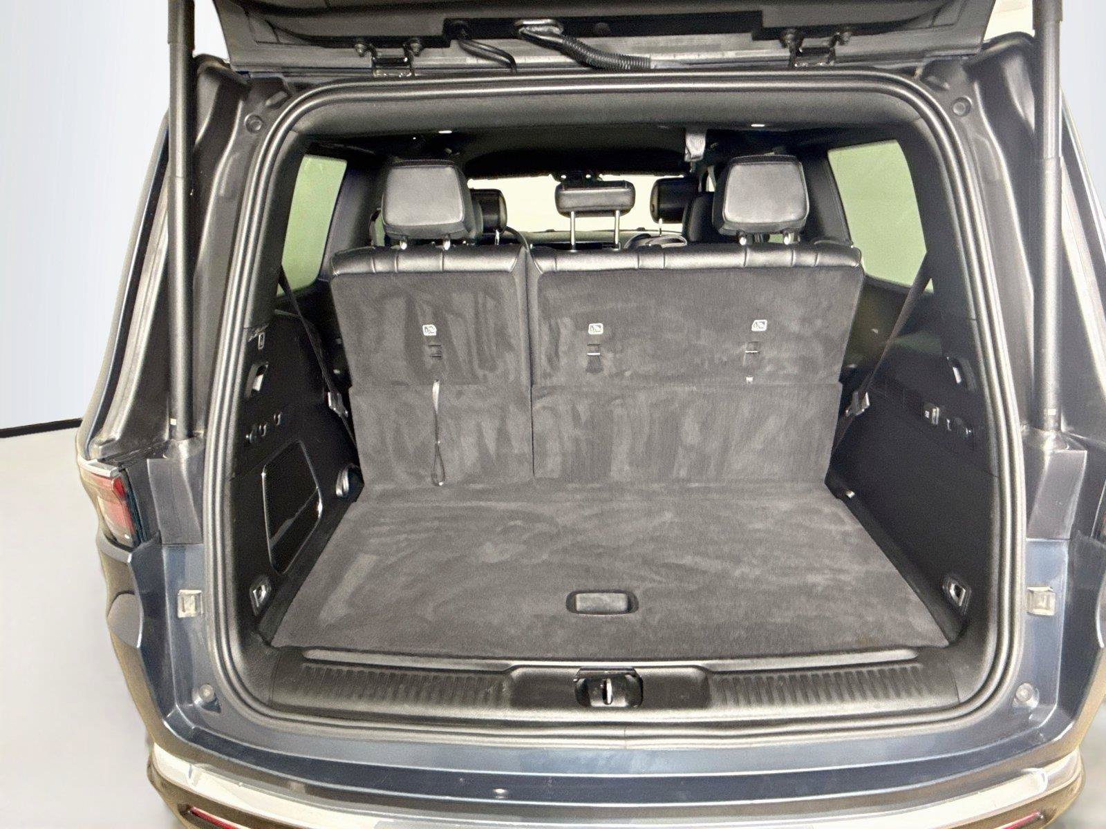Used 2024 Jeep Wagoneer Series II AWD/4WD image 26
