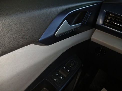 Used 2022 Volkswagen Taos SE image 27