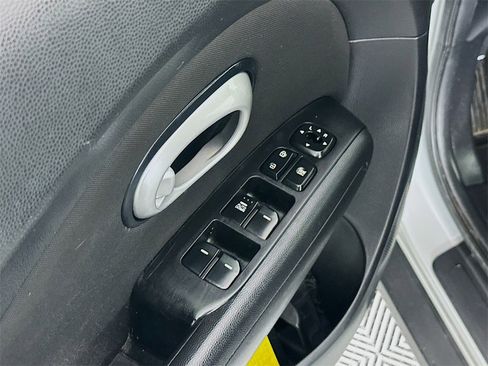 Used 2016 Kia Soul Base image 16