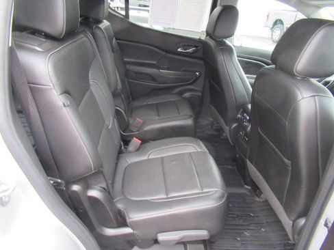 Used 2018 GMC Acadia SLE FWD image 16