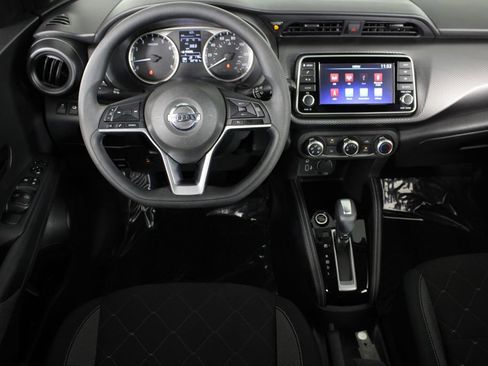 Certified 2019 Nissan Kicks S image 7