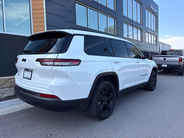Used 2023 Jeep Grand Cherokee L Altitude AWD/4WD image 2