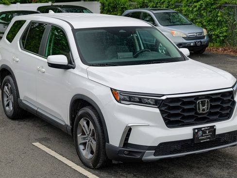 Used 2023 Honda Pilot EX-L image 9