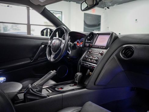 Used 2014 Nissan GT-R Premium AWD/4WD image 18