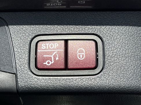 Used 2026 Mercedes-Benz GLB 250 4MATIC image 25