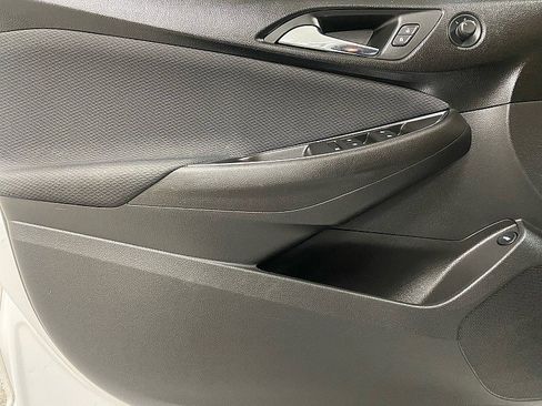 Used 2018 Chevrolet Cruze LS image 9