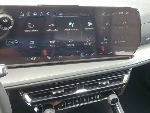 New 2026 Chevrolet Traverse LT w/ Sun and Wheel Package FWD image 10
