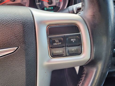 Used 2013 Chrysler 200 Limited FWD image 12
