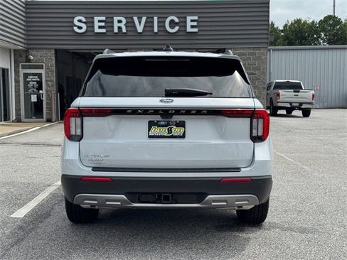New 2025 Ford Explorer Active w/ Active Comfort Package image 4