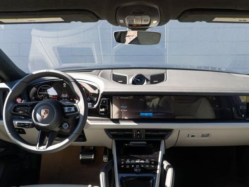 New 2026 Porsche Cayenne GTS image 21