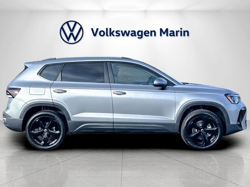 New 2026 Volkswagen Taos SEL image 6