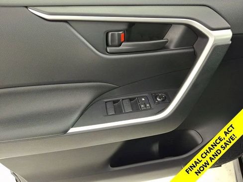 Certified 2025 Toyota RAV4 LE AWD/4WD image 15