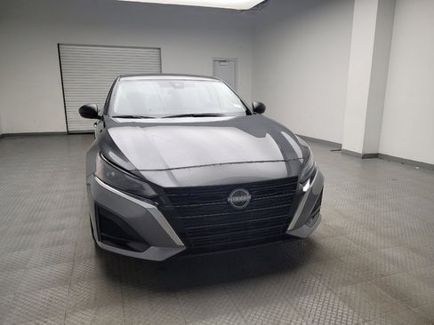 Used 2024 Nissan Altima 2.5 SV image 14