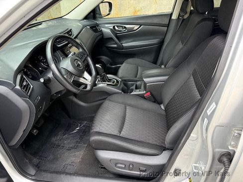 Used 2018 Nissan Rogue SV FWD image 16