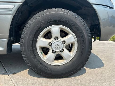 Used 2000 Toyota Land Cruiser AWD/4WD image 30