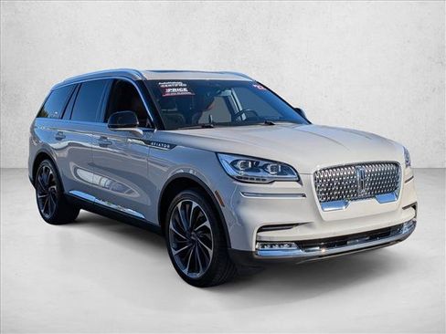 Used 2022 Lincoln Aviator Reserve w/ Equipment Group 201A image 3