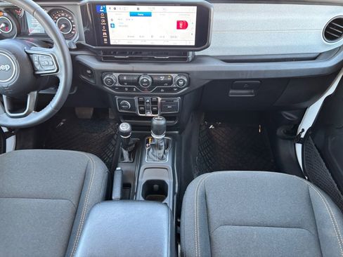 Used 2025 Jeep Wrangler Unlimited Sport AWD/4WD image 14