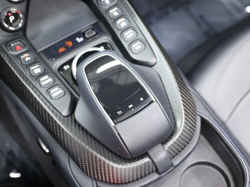 Used 2023 Aston Martin V8 Vantage Roadster RWD image 41