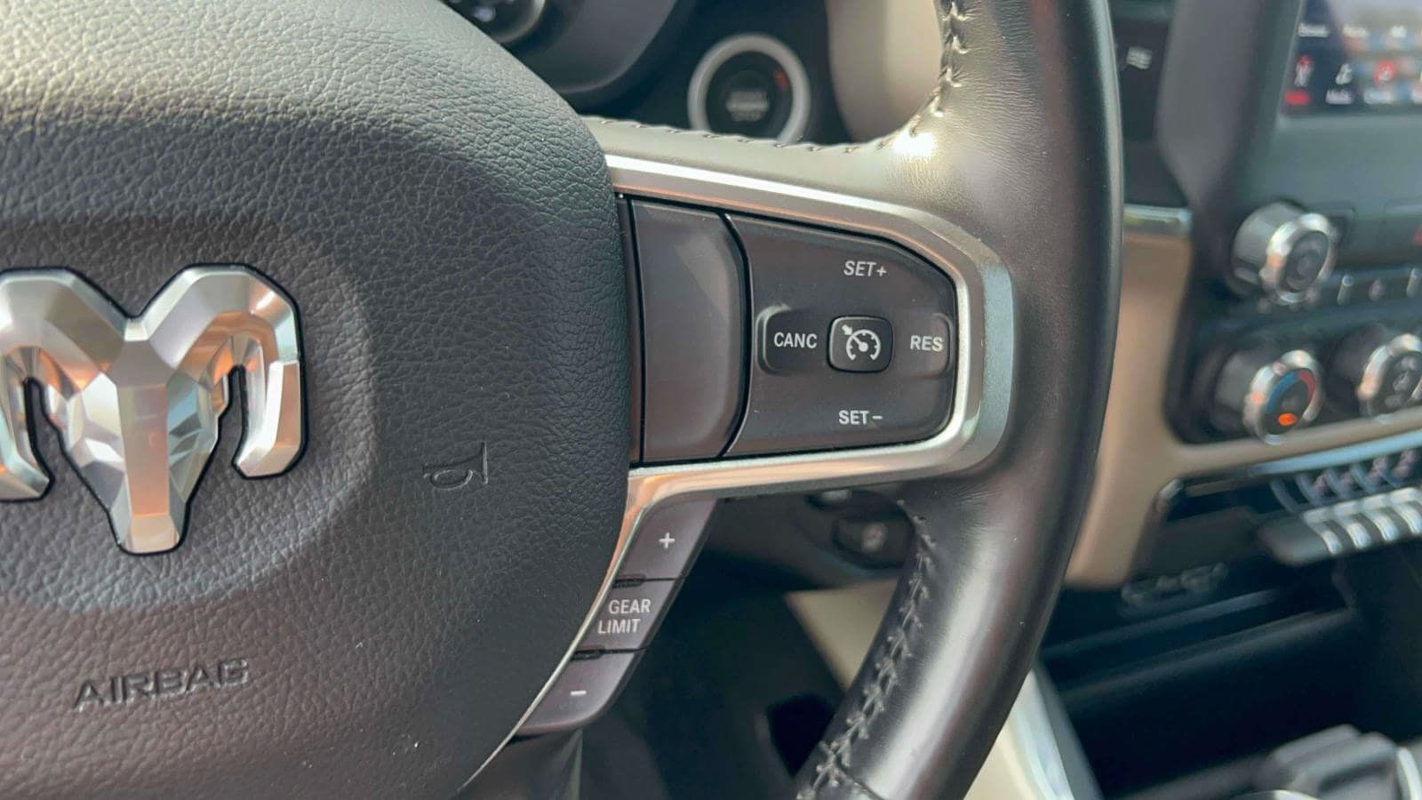 Used 2021 RAM 1500 Laramie AWD/4WD image 19