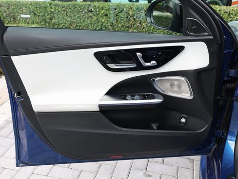 Used 2023 Mercedes-Benz C 300 Sedan image 11